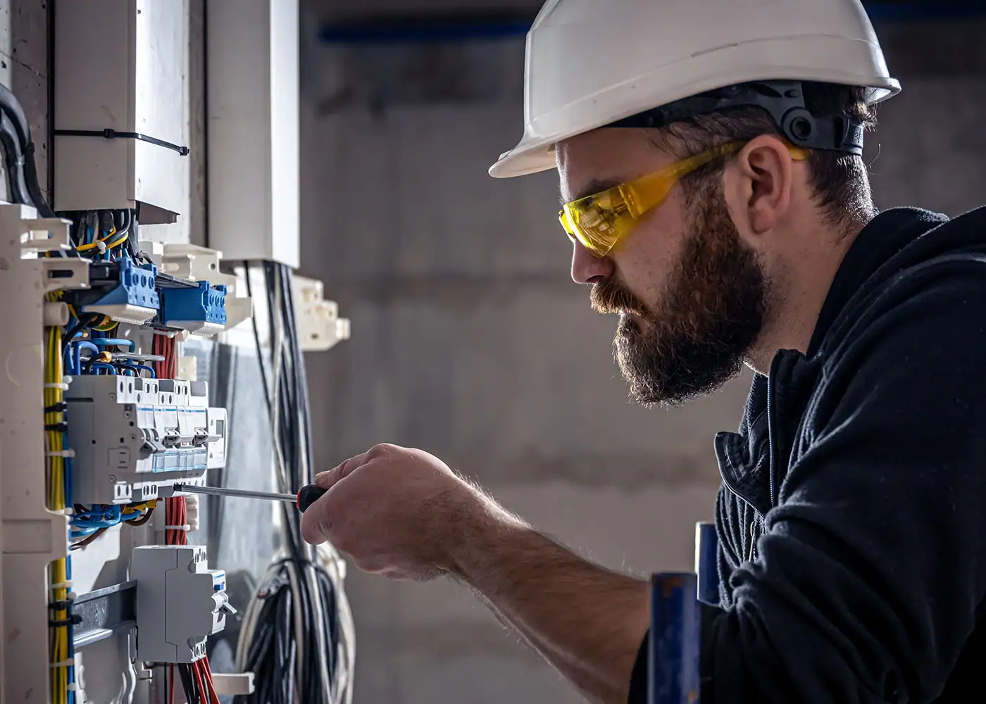 J&M electrician at work